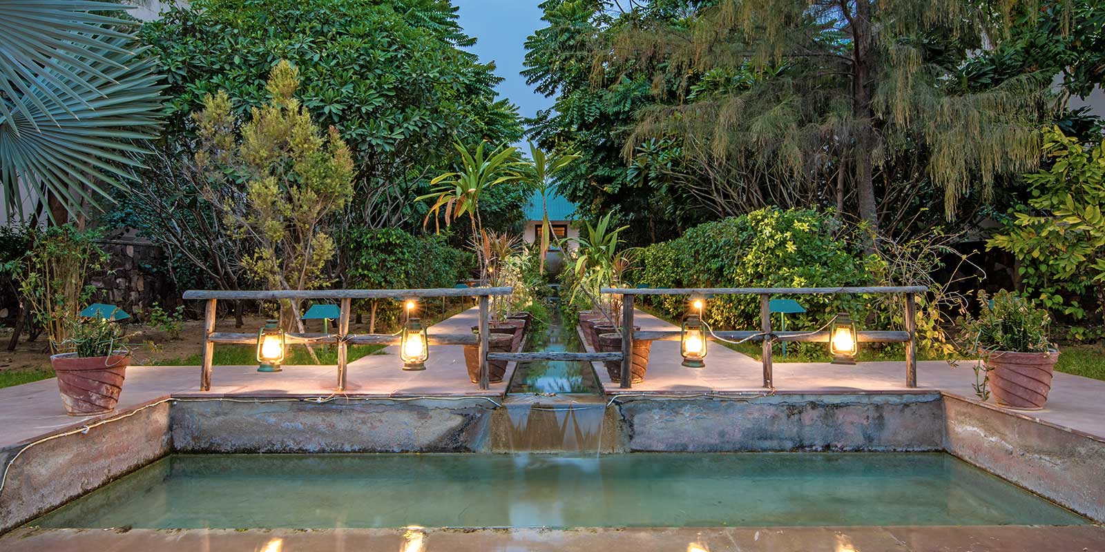 Pathway towards Ranthambhore Kothi in India