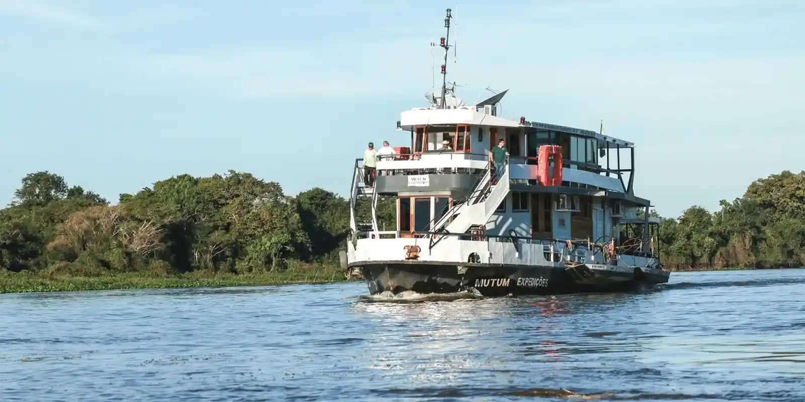 Mutum Expeditions Houseboat in Brazil
