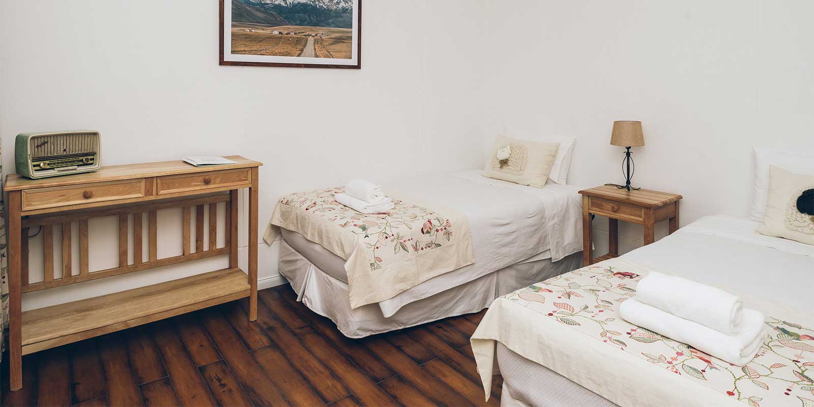 Twin bedroom at Hotel Estancia El Ovejero in Chile