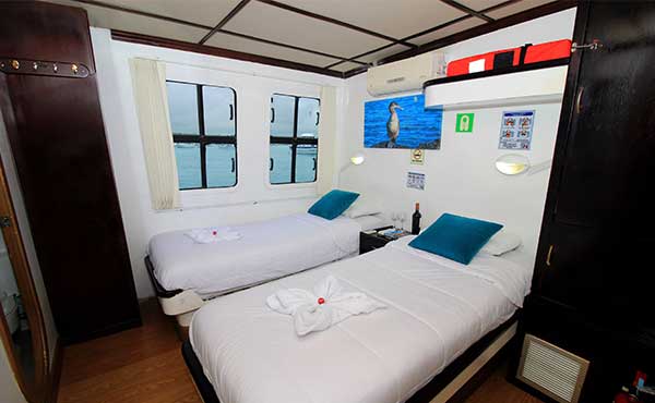 Twin cabin on board Analí in the Galapagos
