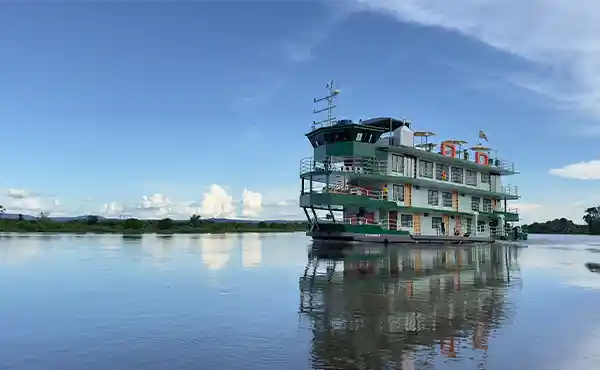 Naturezas Houseboat