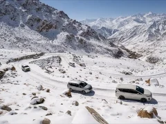 Vehicles in Ulley Valley, India.