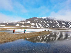Hikers in North Spitsbergen.