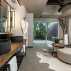 Suite bathroom at Sabi Sabi Bush Lodge Safari.