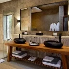 The second bathroom at Amber Villa, in the grounds of Sabi Sabi Earth Lodge.