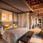 Bedroom at Rockfig Safari Lodge in Timbavati Game Reserve, South Africa