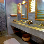 Bathroom at L’Heure Bleue in Nosy Be, Madagascar