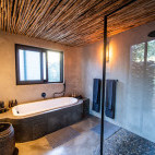 Bathroom at Tarkuni Lodge in Tsawlu Private Game Reserve, South Africa.