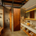 Bathroom at Bori Safari Lodge in India
