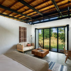Bedroom at Bori Safari Lodge in India