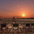 Sundowners at Bori Safari Lodge in India