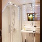 Shared bathroom on board Seahorse II