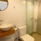 An economy room bathroom on Naturezas, Brazil