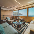 Indoor lounge on board MY Kontiki Wayra in Costa Rica