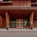The front entrance of Kwa'lilas Hotel, Vancouver Island.