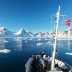 MS Sjøveien in Svalbard.
