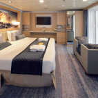 Owners Suite onboard the Ocean Explorer. 
