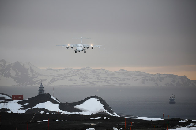 Fly-sail plane in Antarctica